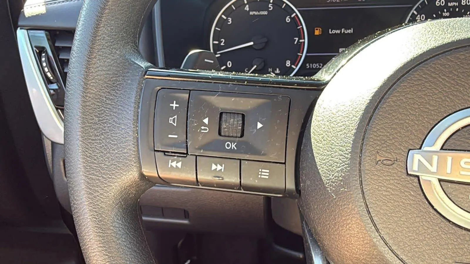 2022 Nissan Rogue SV photo 10