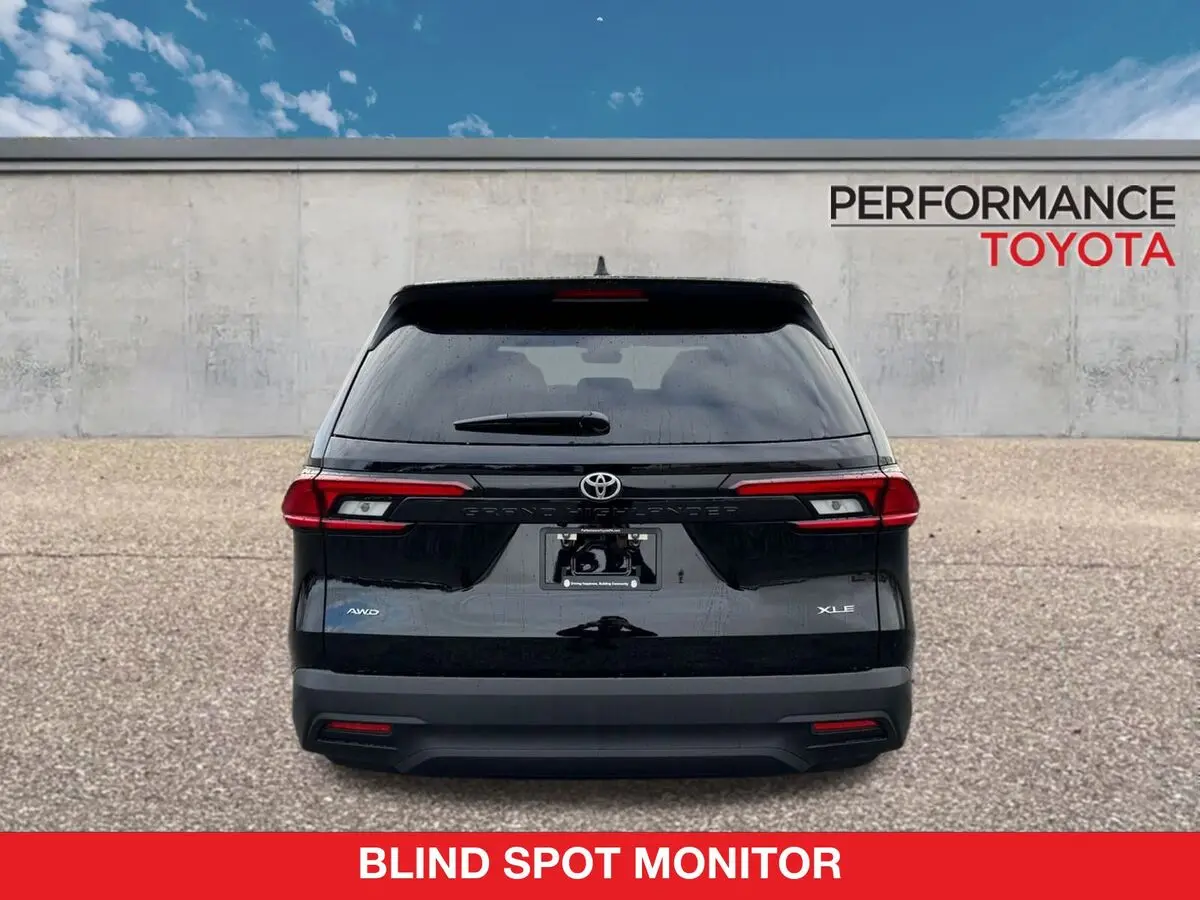 2026 Toyota Grand Highlander XLE photo 3