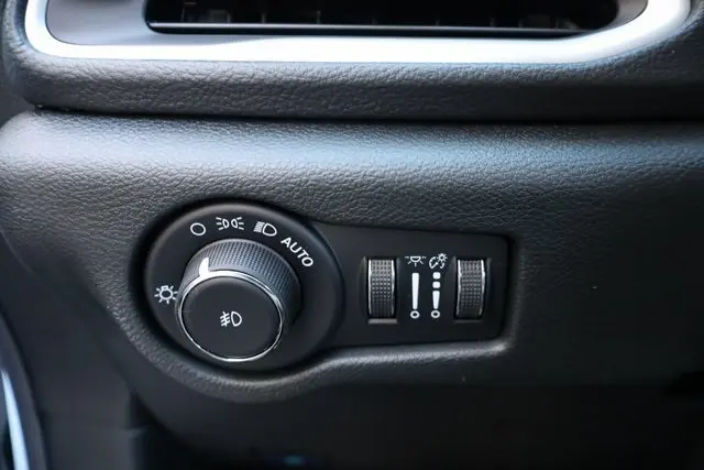 2026 Chrysler Pacifica photo 13