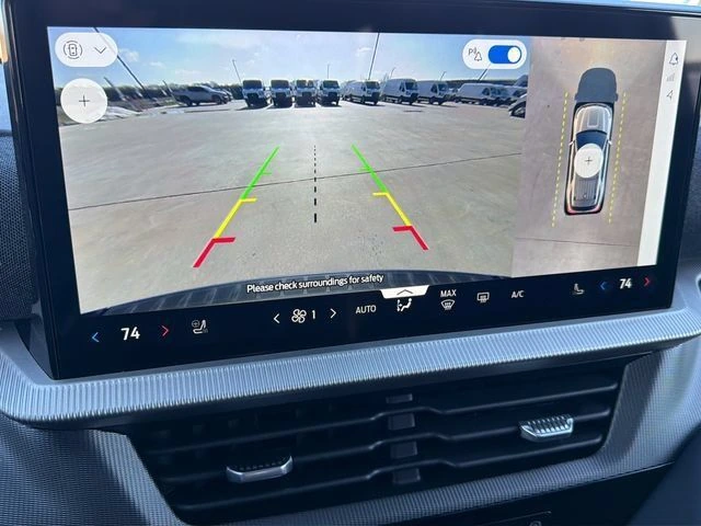 2025 Ford Explorer ST-Line - Photo 22
