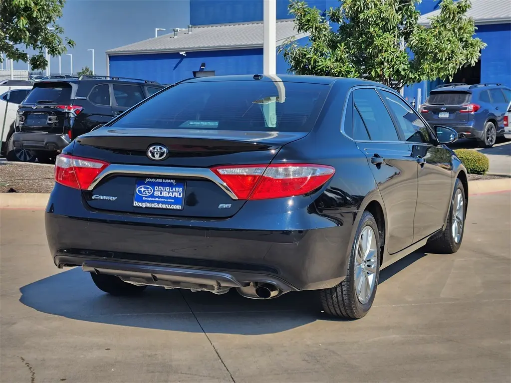 2016 Toyota Camry Base photo 2