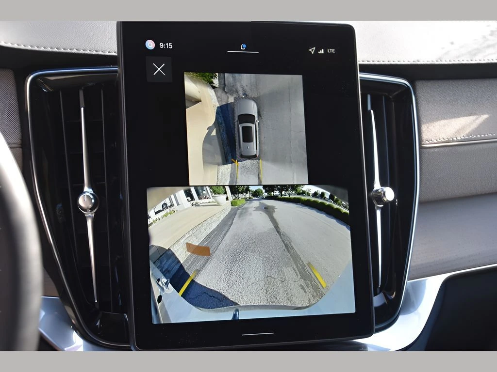 2026 Volvo - image 22