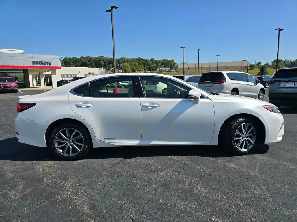 2018 Lexus ES 300h photo 16