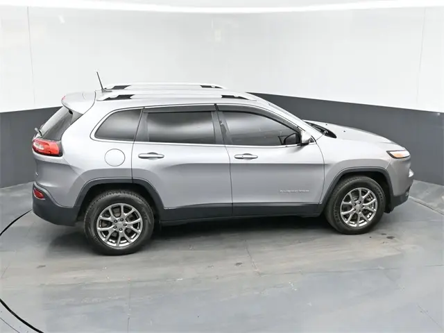 2018 Jeep Cherokee Latitude photo 35