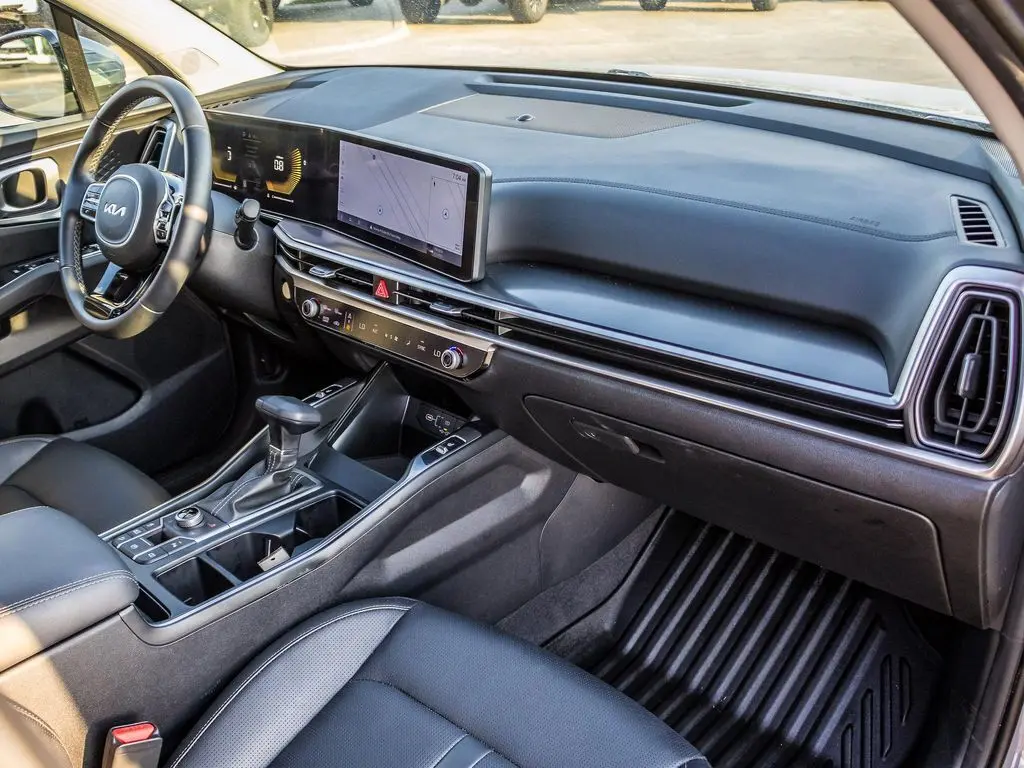 2025 Kia Sorento S photo 12