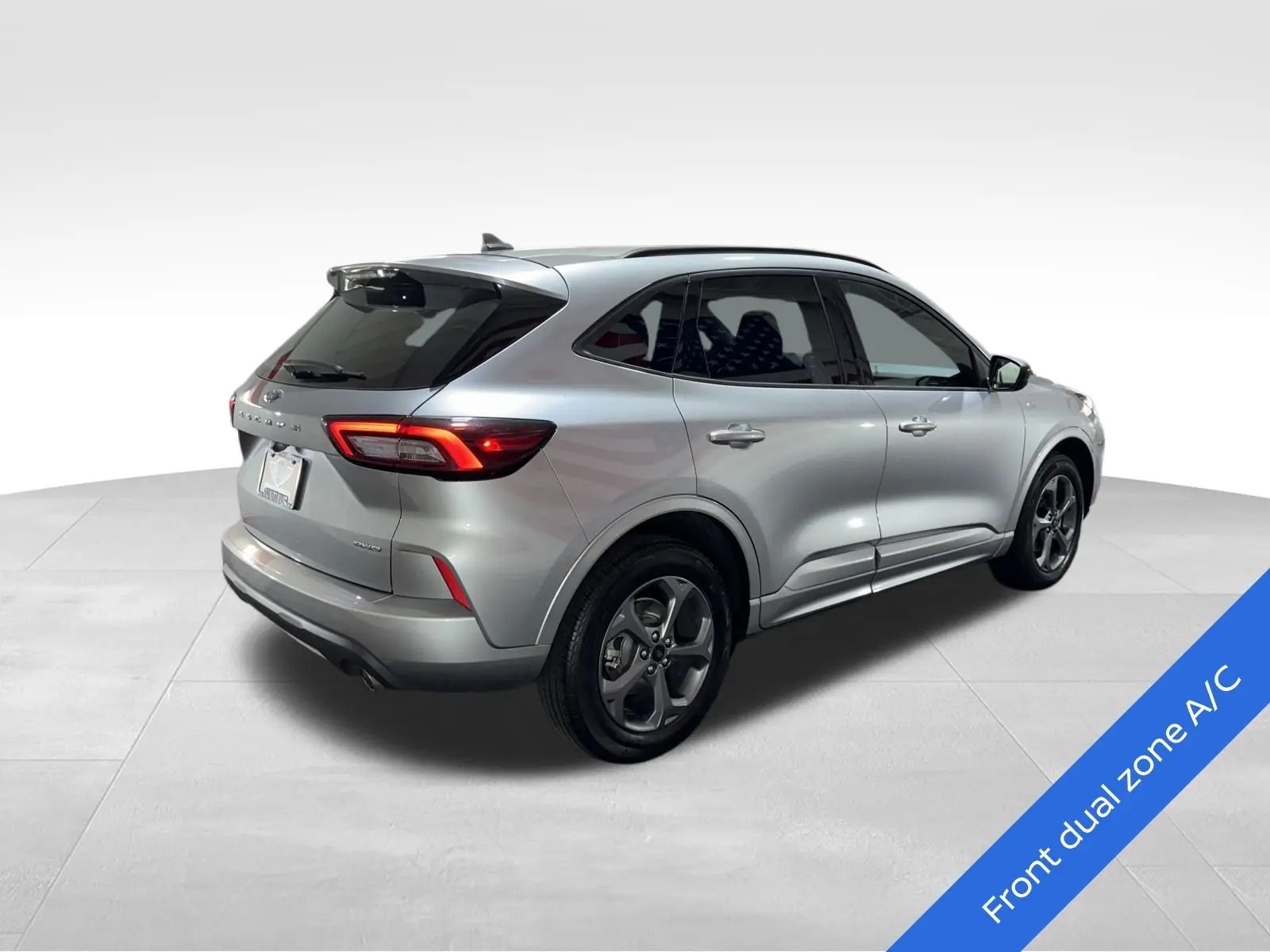 2023 Ford Escape ST-Line photo 4