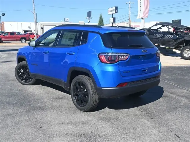 2026 Jeep Compass Latitude photo 3