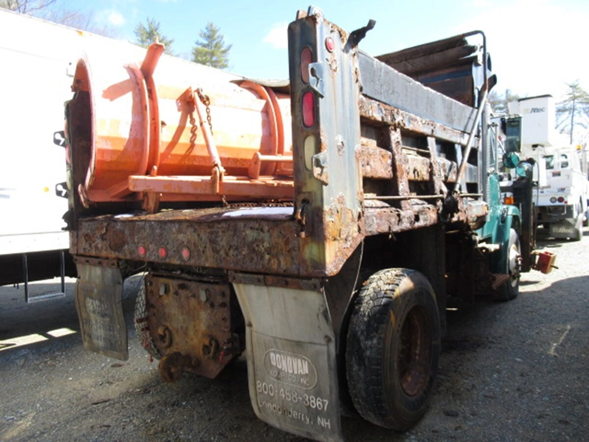 2000 Freightliner in Barrington, NH — photo 4