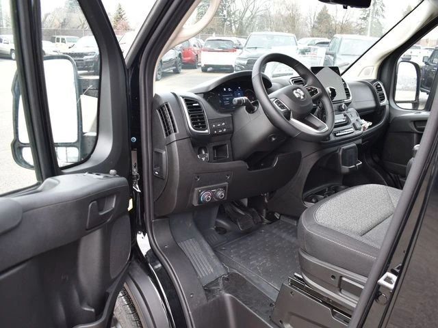 2026 RAM ProMaster Window Van SLT+ - Photo 12