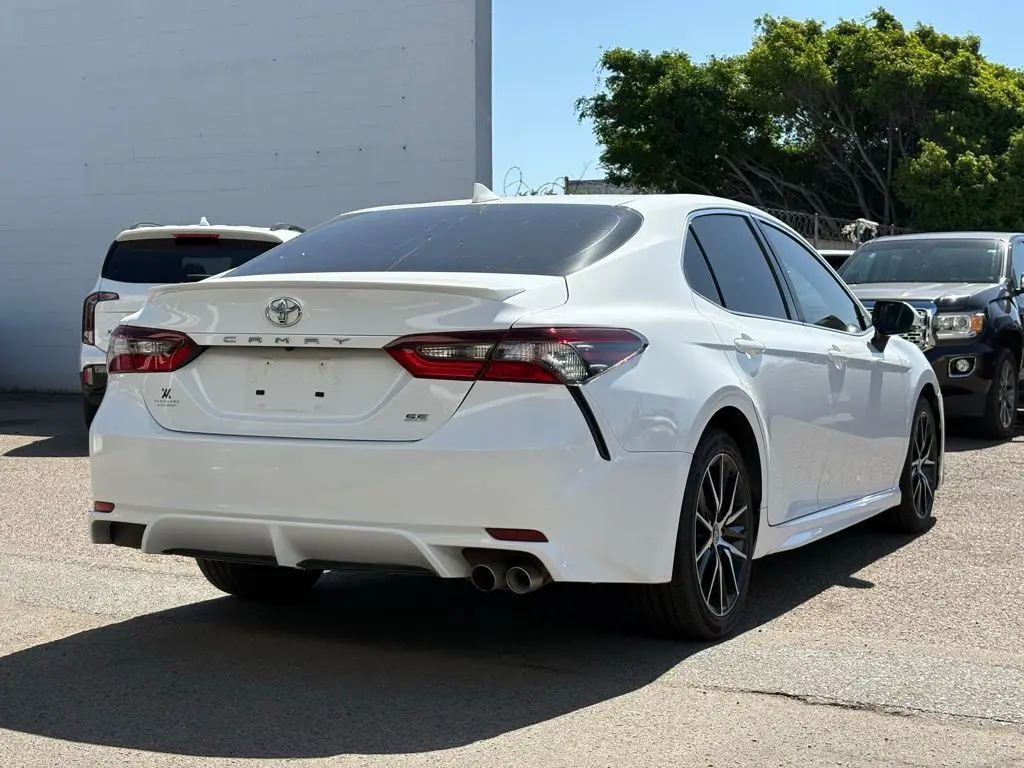 2024 Toyota Camry SE photo 2