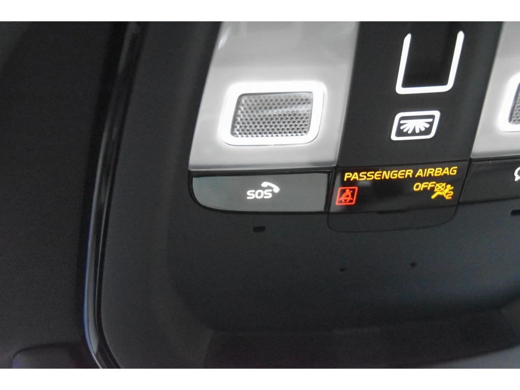 2026 Volvo - image 37