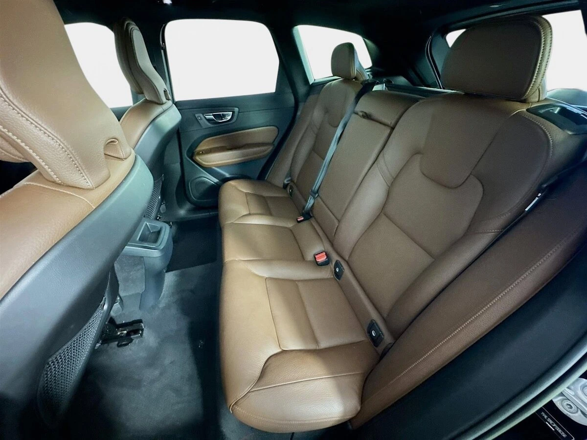 2023 Volvo - image 24