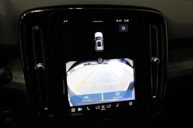 2025 Volvo - image 10