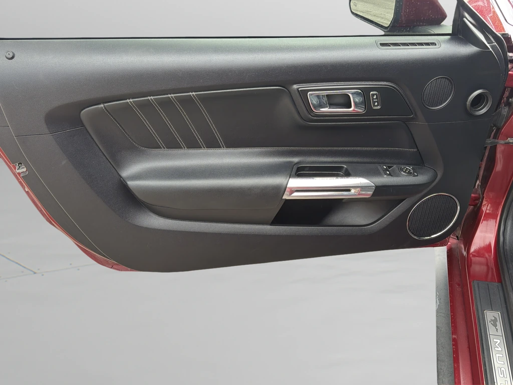 2015 Ford Mustang EcoBoost - Photo 12