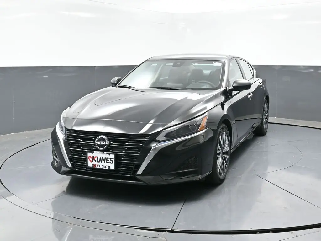 2024 Nissan Altima 2.5 SV photo 4