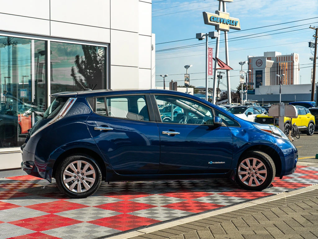 Used 2017 Nissan LEAF S with VIN 1N4BZ0CP8HC302563 for sale in Reno, NV