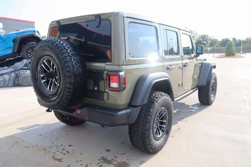 2025 Jeep Wrangler Willys photo 19
