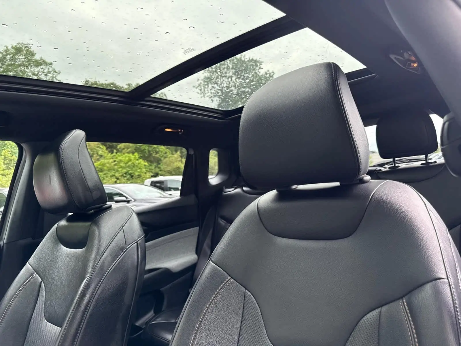 2023 Jeep Compass Latitude Lux photo 14