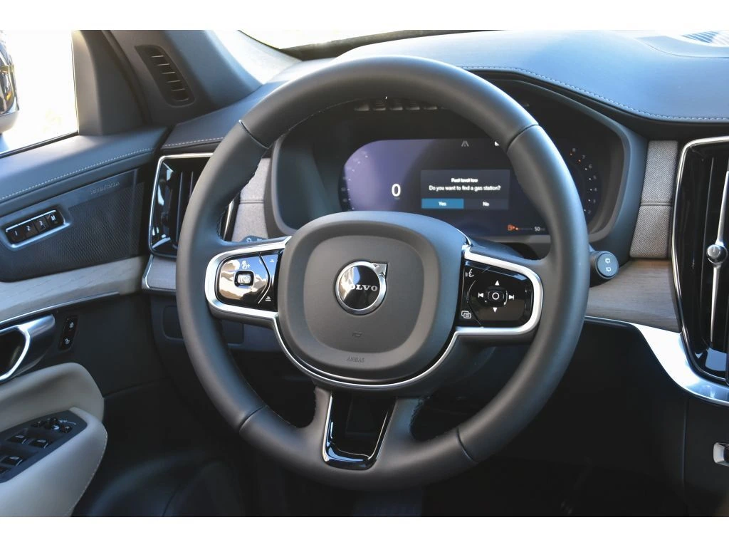2026 Volvo - image 18