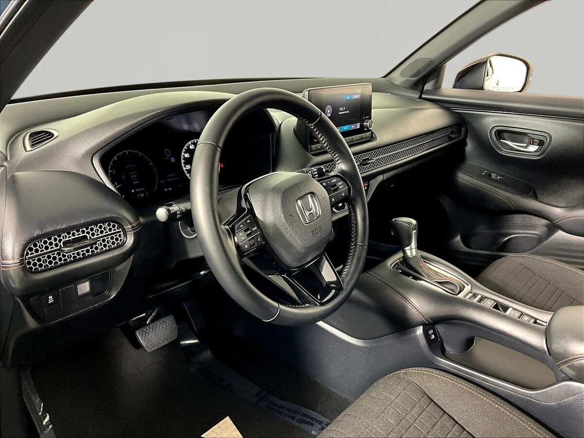 2025 Honda HR-V Sport - Photo 17