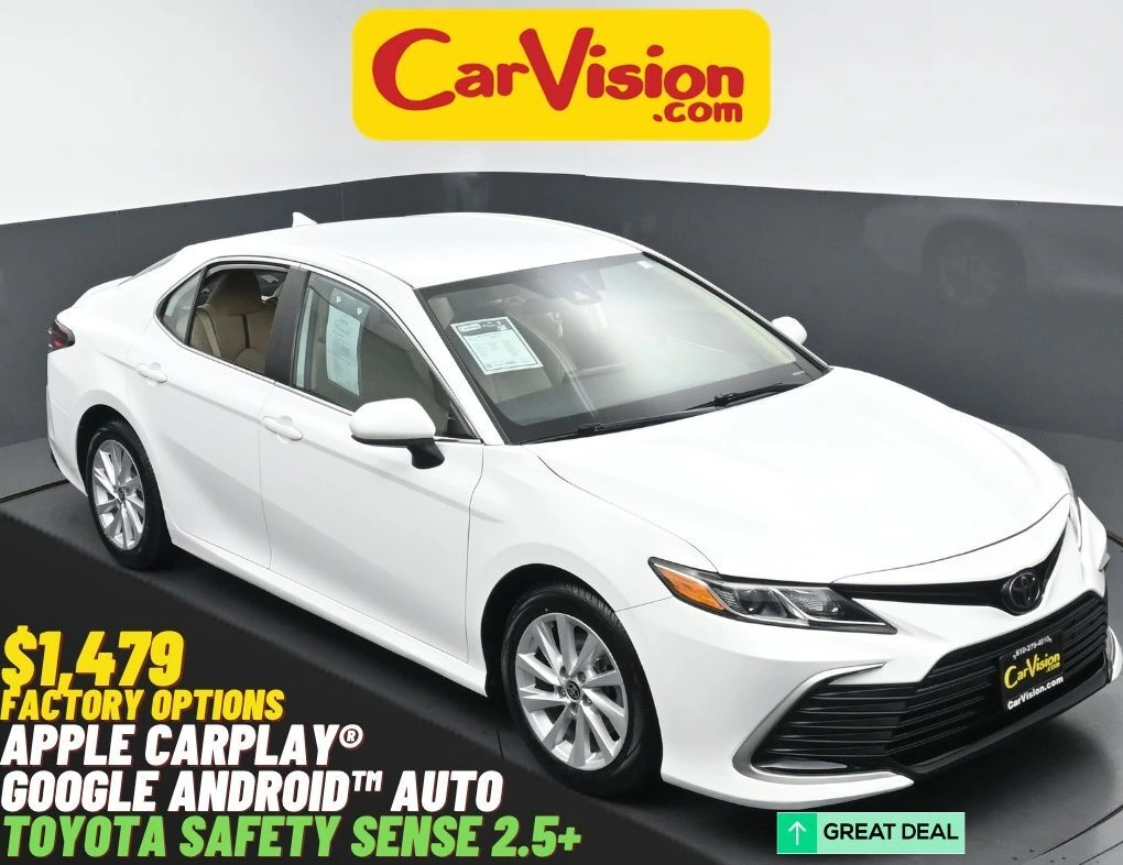 2023 Toyota Camry LE's photo