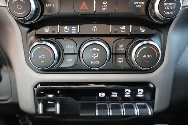 2020 Ram 2500 Laramie photo 27