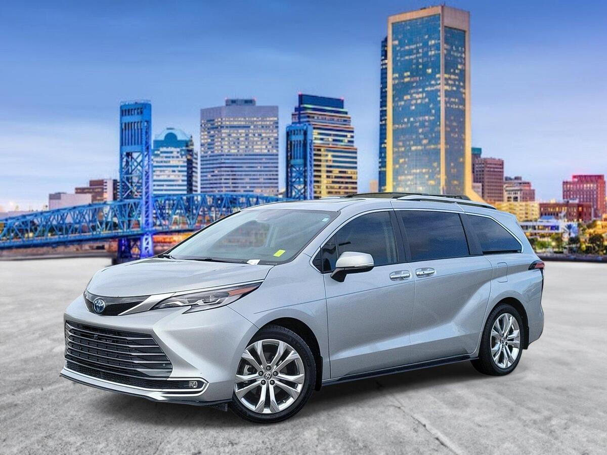 2023 Toyota Sienna Platinum