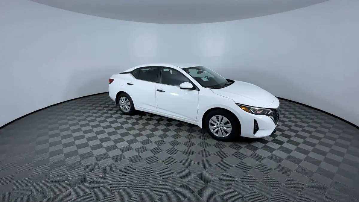 2025 Nissan Sentra S photo 2