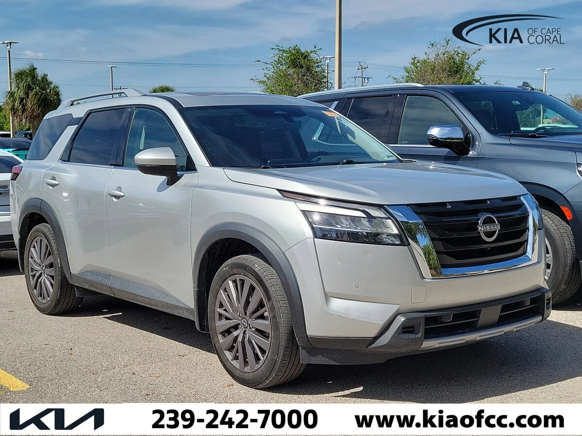 2023 Nissan Pathfinder SL
