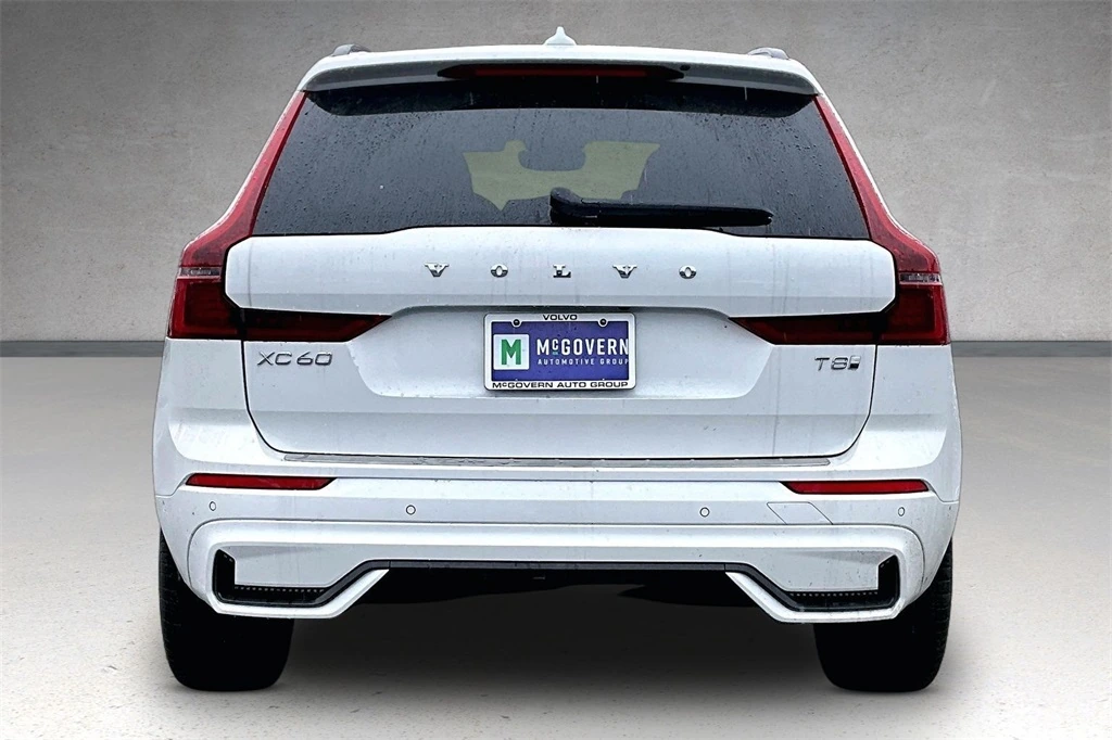 2026 Volvo - image 4