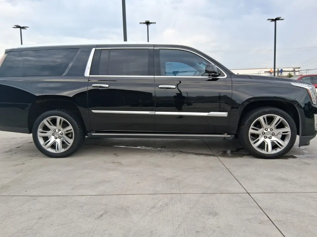 2015 Cadillac Escalade ESV Premium photo 2
