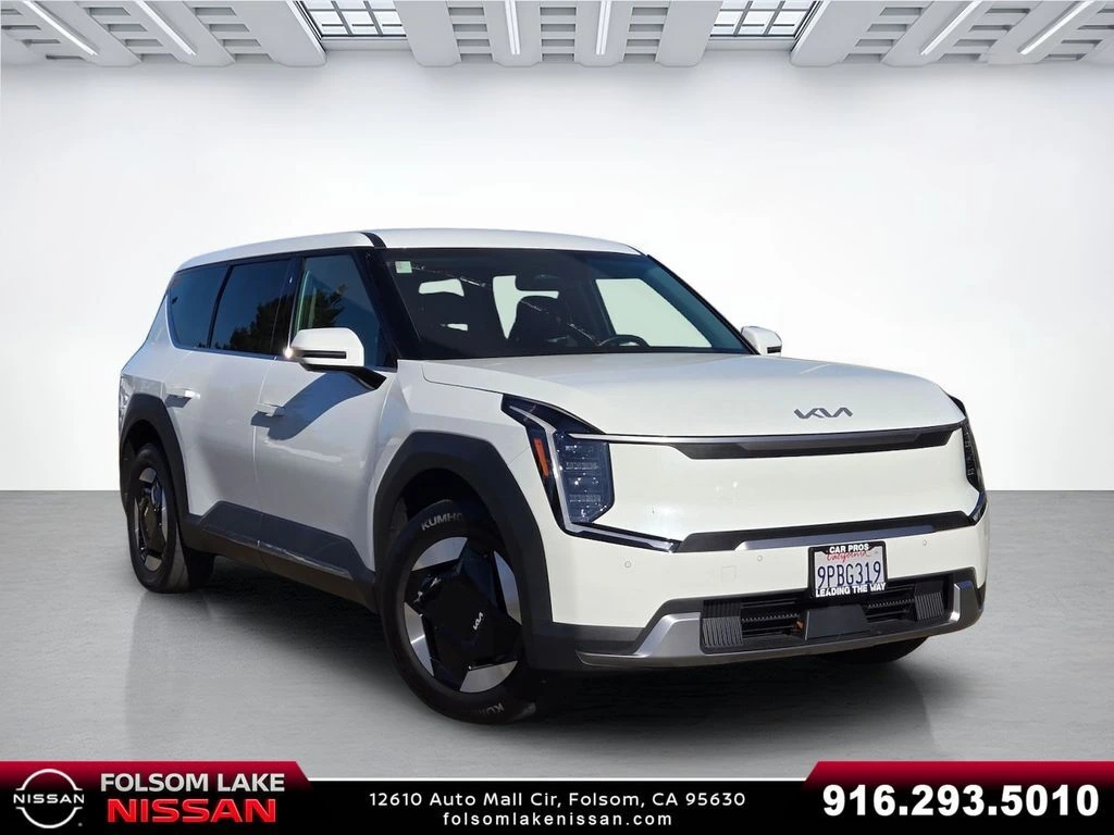 2024 Kia EV9 Light L/R's photo