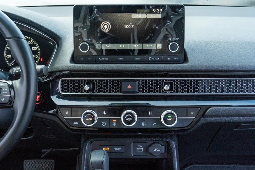 2024 Honda Civic Hatchback EX-L - Photo 24
