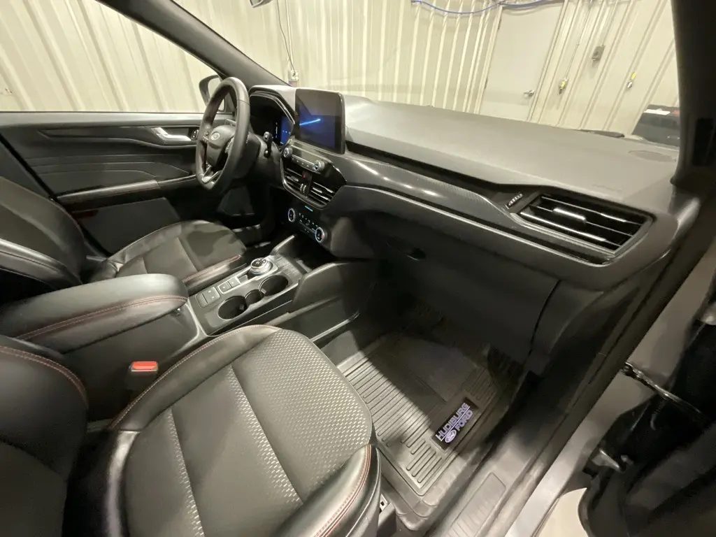 2025 Ford Escape ST-Line photo 13