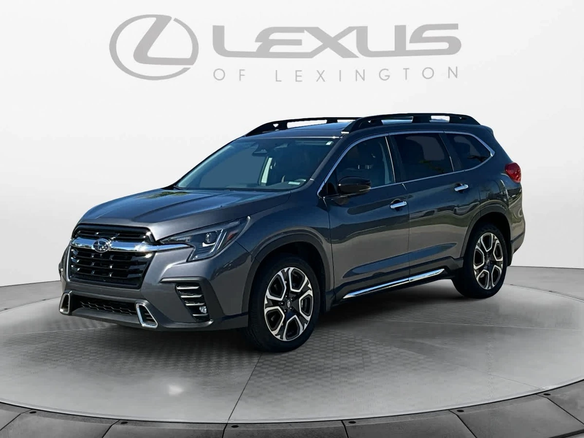 2024 Subaru Ascent Touring's photo