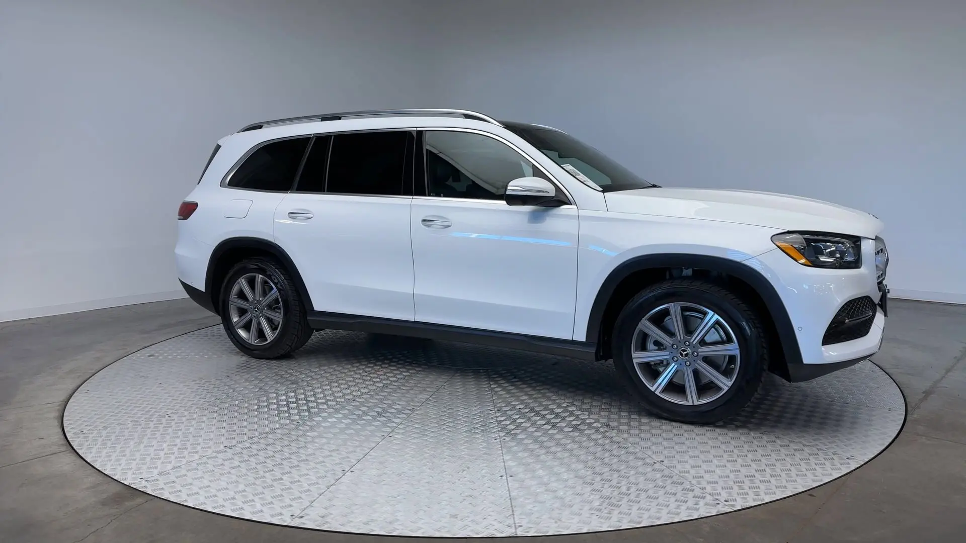 2023 Mercedes Benz GLS 450 4MATIC photo 9