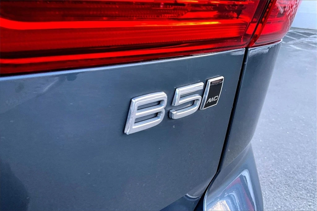 2023 Volvo - image 23