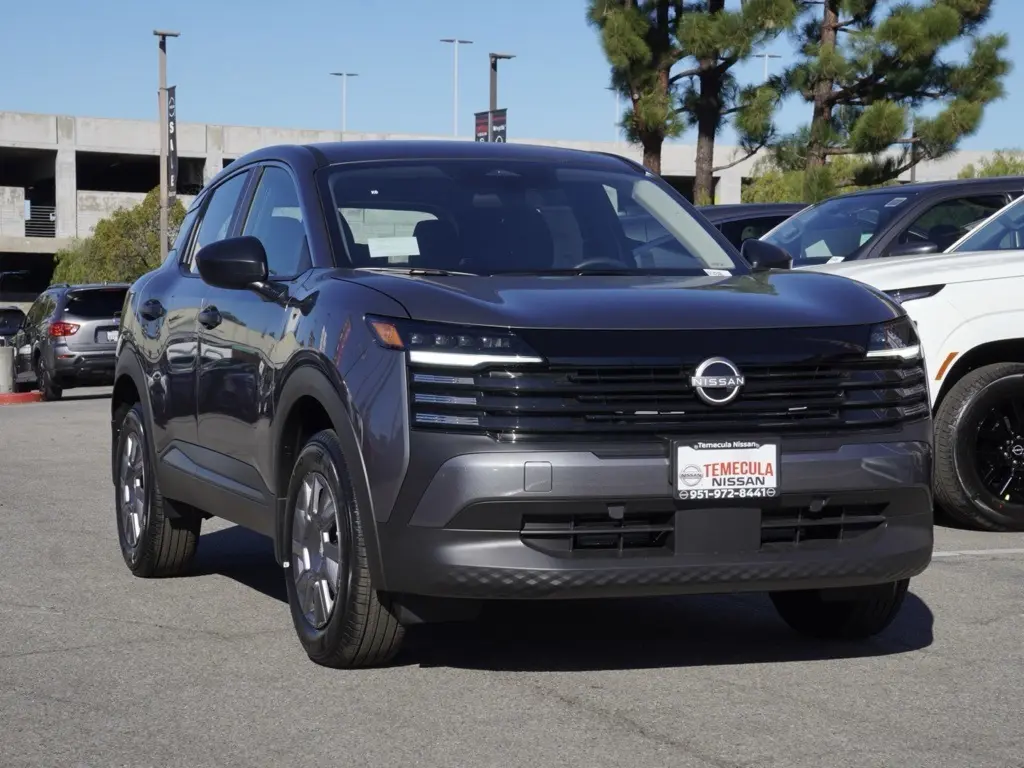 2026 Nissan KICKS S's photo