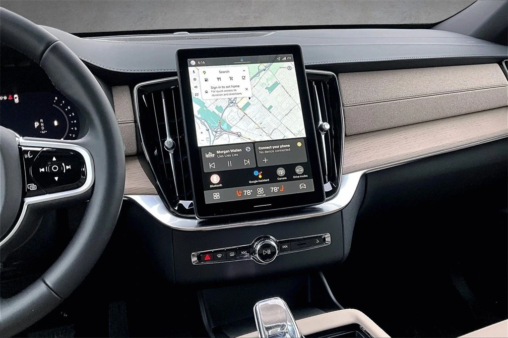 2026 Volvo - image 6