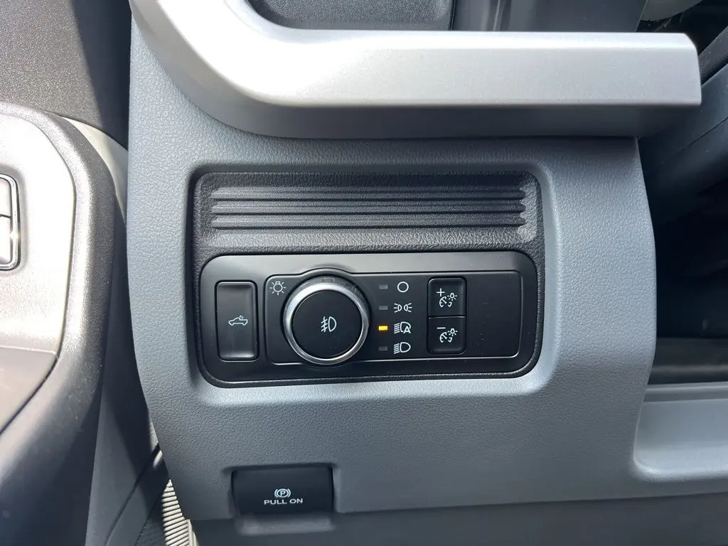 2025 Ford F-250 photo 14