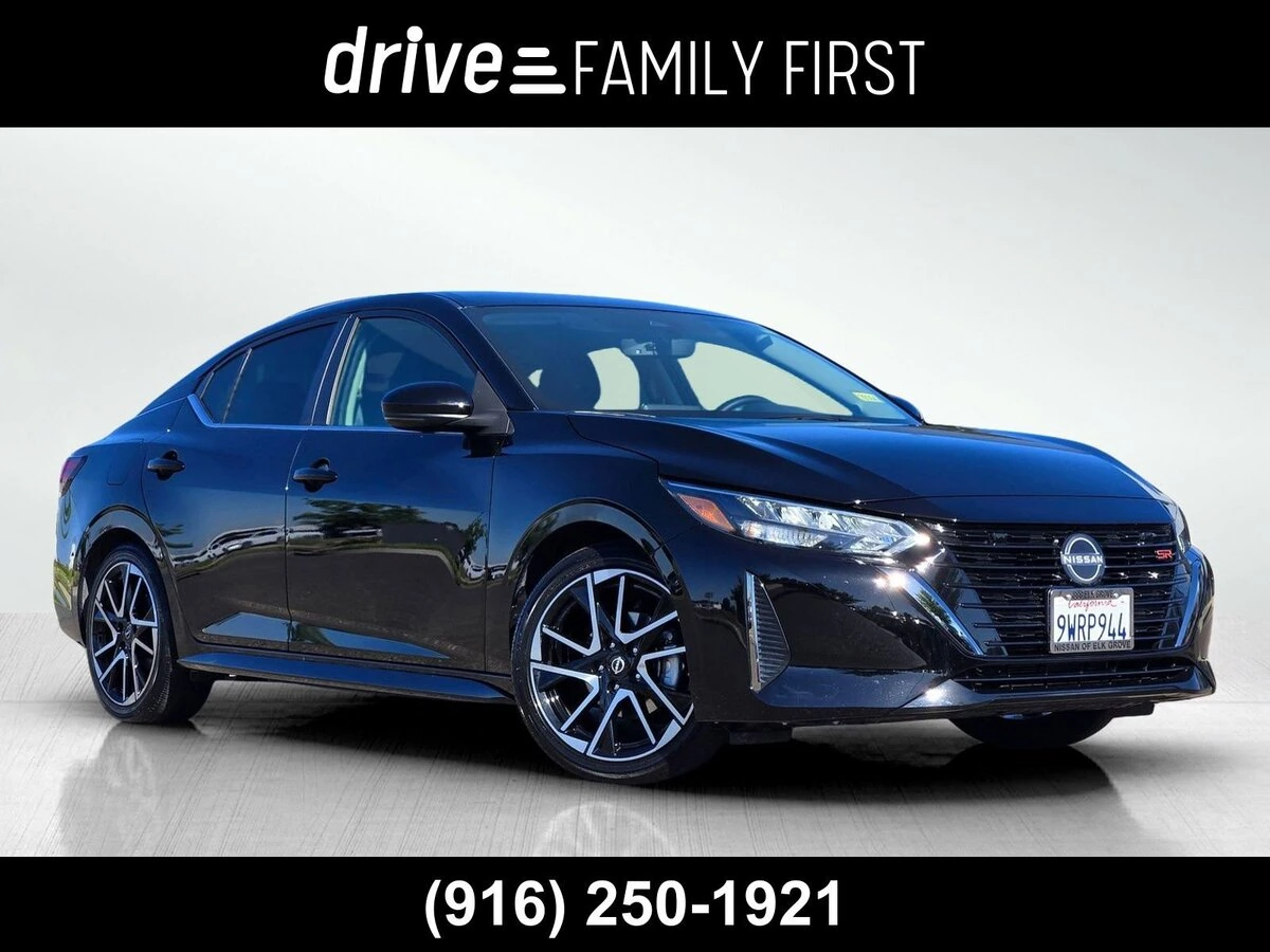 2025 Nissan Sentra SR CVT's photo