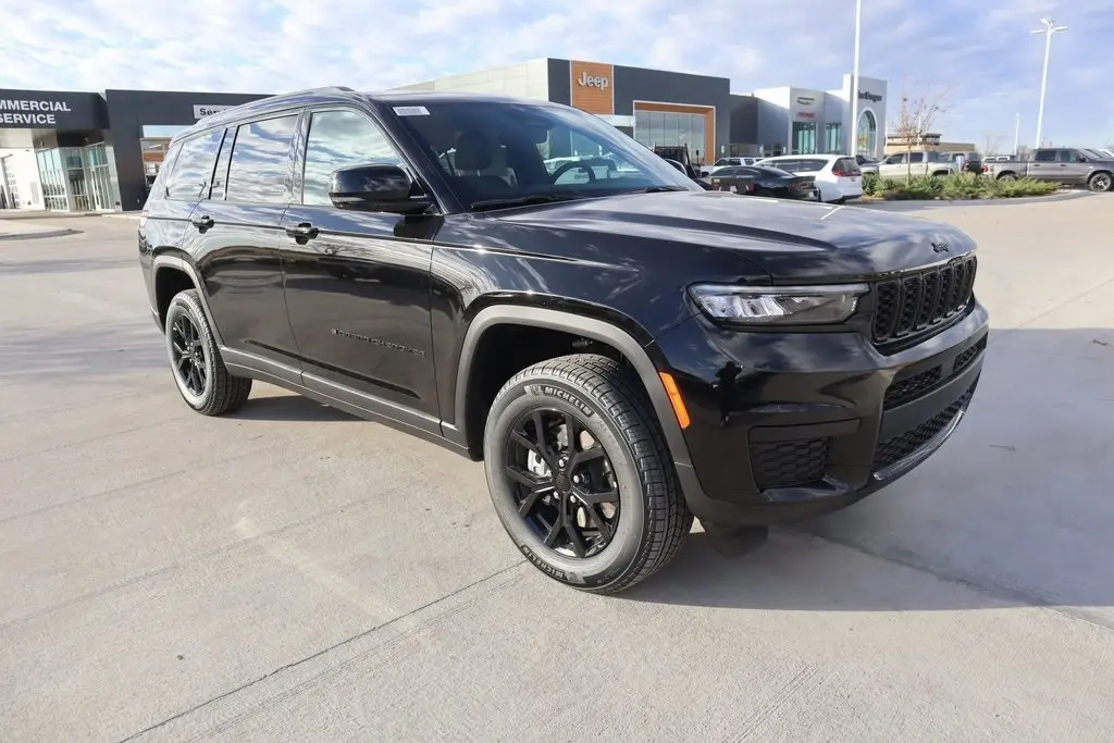 2025 Jeep Grand Cherokee L Altitude's photo