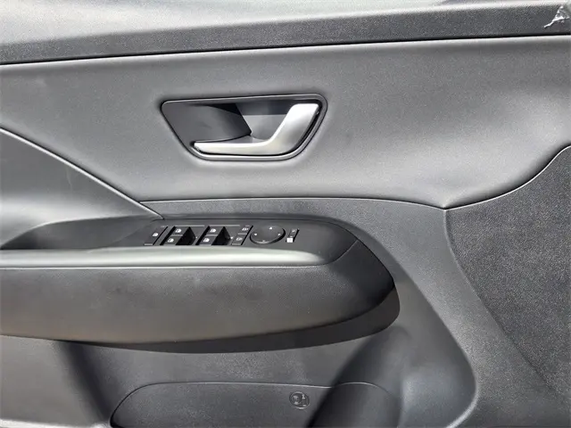 2026 Hyundai Kona SEL photo 19