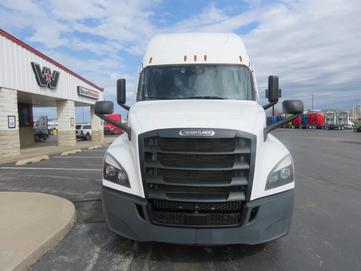 2024 Freightliner Cascadia - image 10