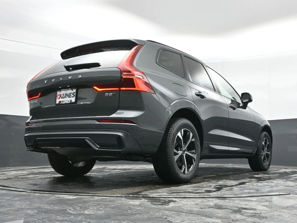 2026 Volvo - image 38