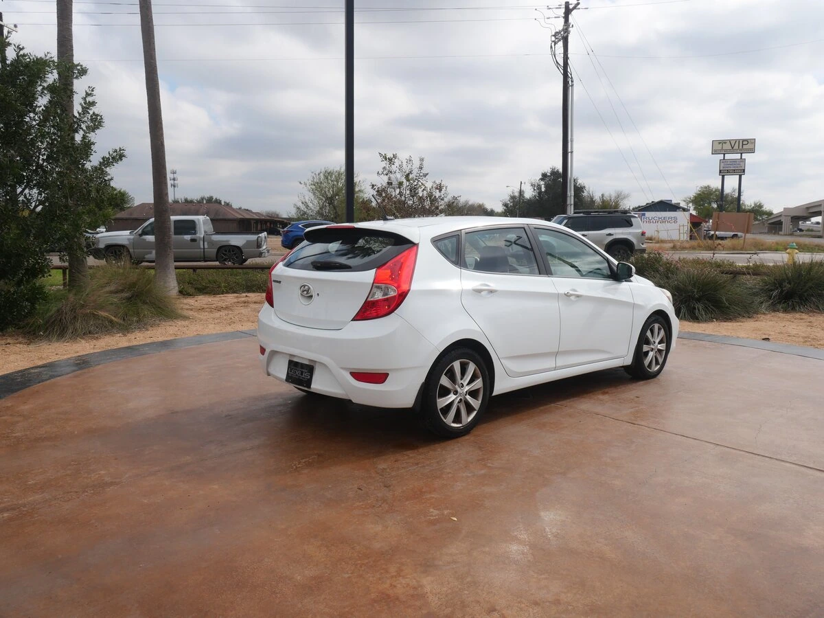 Used 2013 Hyundai Accent SE with VIN KMHCU5AE8DU082966 for sale in San Juan, TX