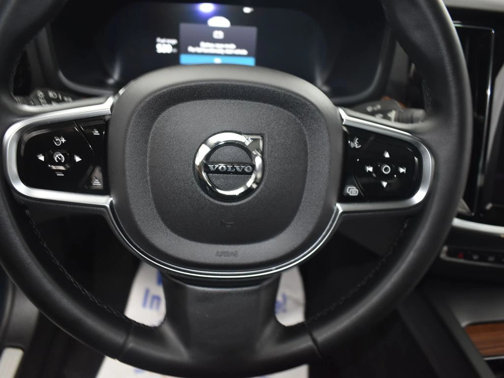 2024 Volvo - image 18