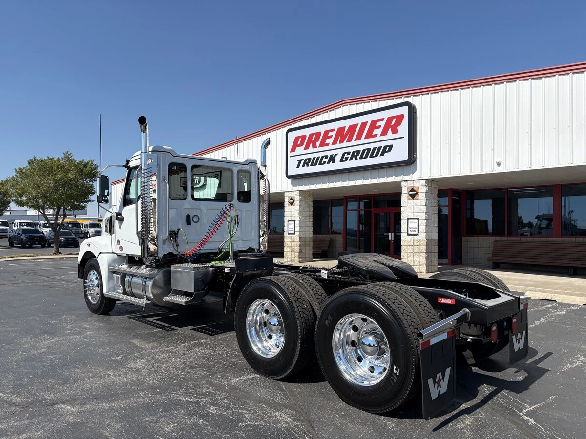 2027 Western Star 47X — photo 3