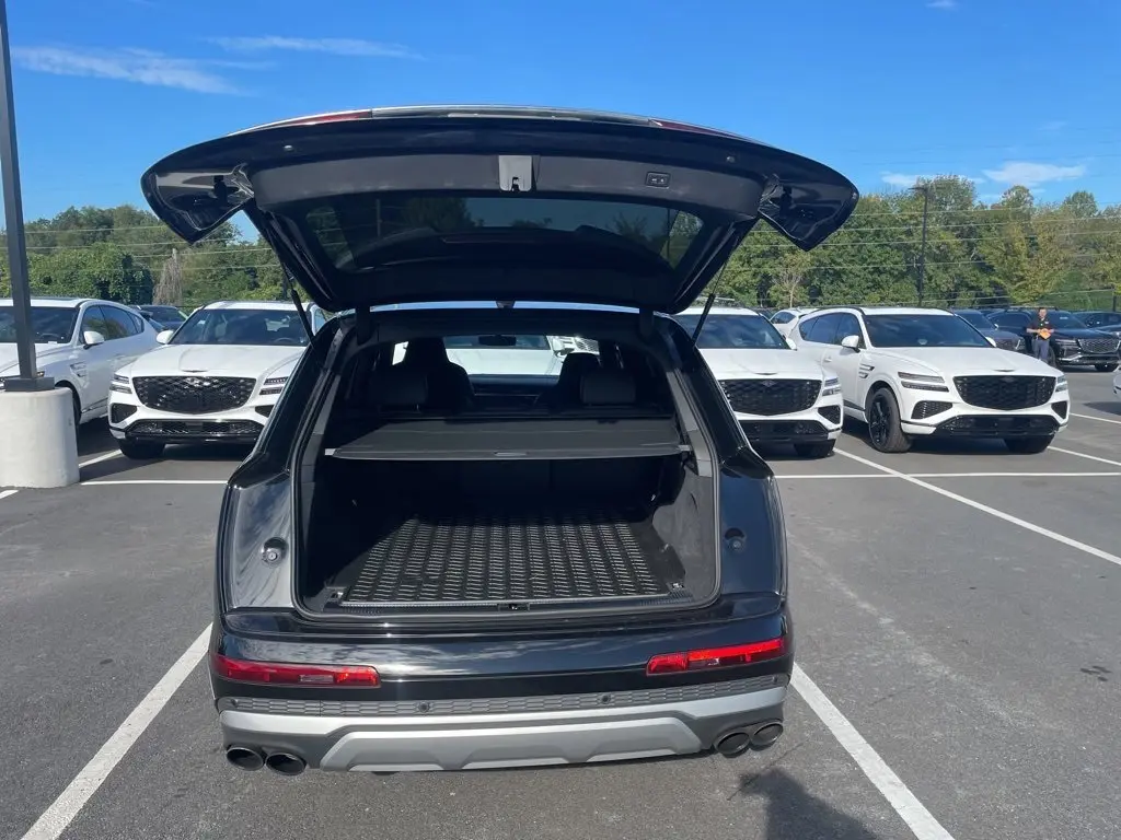 2023 Audi SQ7 Prestige photo 6