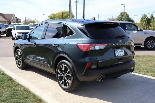 2022 Ford Escape SE photo 24